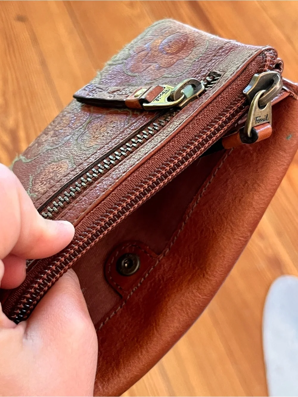 Fossil Brown Leather Tag Wallet Accent